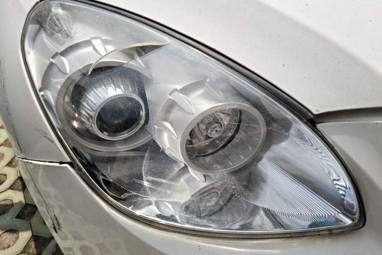 Used Luxgen Great 7 SUV 2012 Limited-Edition Sharp Model 2.2T Two-Wheel Drive Smart Version Right Front Headlight