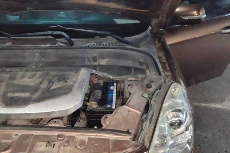 Used Luxgen Great 7 SUV 2012 Limited-Edition Sharp Model 2.2T Two-Wheel Drive Smart Version Engine Bay Left
