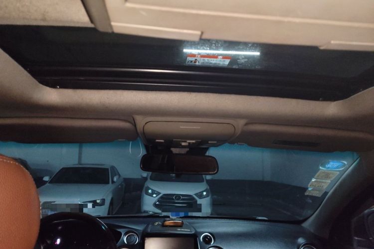 Used Luxgen Great 7 SUV 2012 Limited-Edition Sharp Model 2.2T Two-Wheel Drive Smart Version Headliner