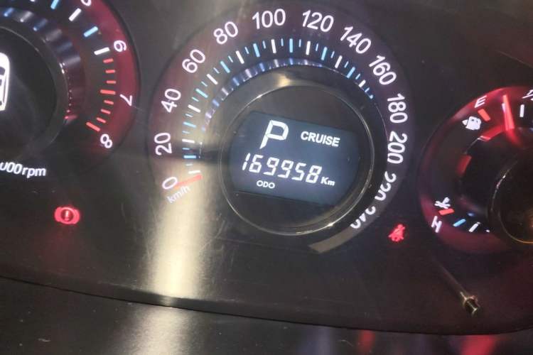 Used Luxgen Great 7 SUV 2012 Limited-Edition Sharp Model 2.2T Two-Wheel Drive Smart Version Odometer Close Up