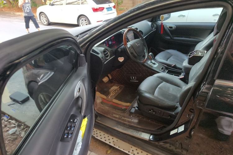 Used Luxgen Great 7 SUV 2013 Limited-Edition Sharp Model 2.2T Two-Wheel-Drive Smart Version Driver Seat