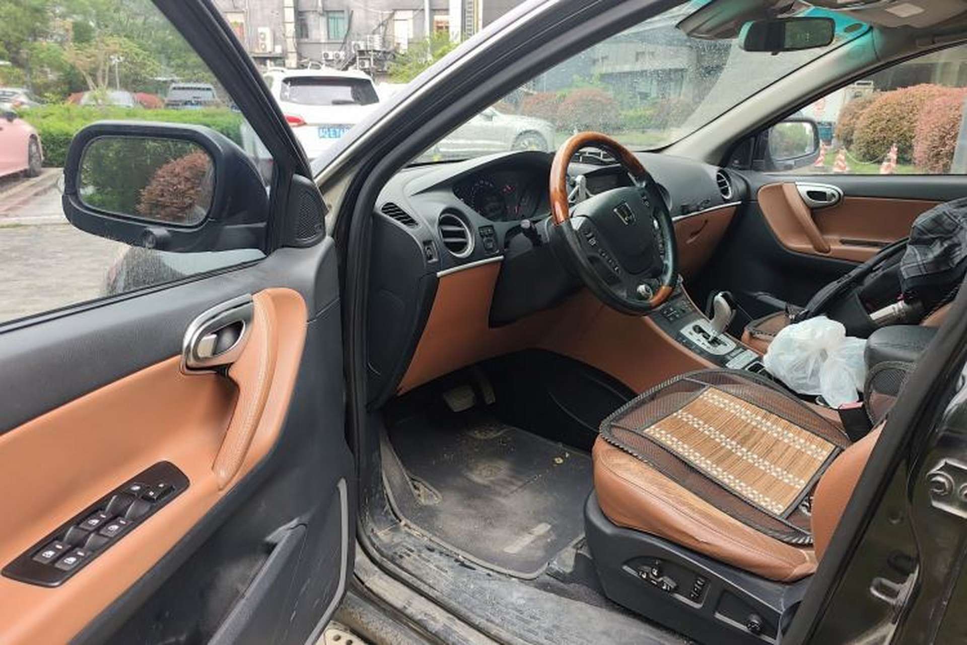 Used Luxgen Great 7 SUV 2013 Limited-Edition Sharp Model 2.2T Two-Wheel-Drive Smart Version Driver Seat