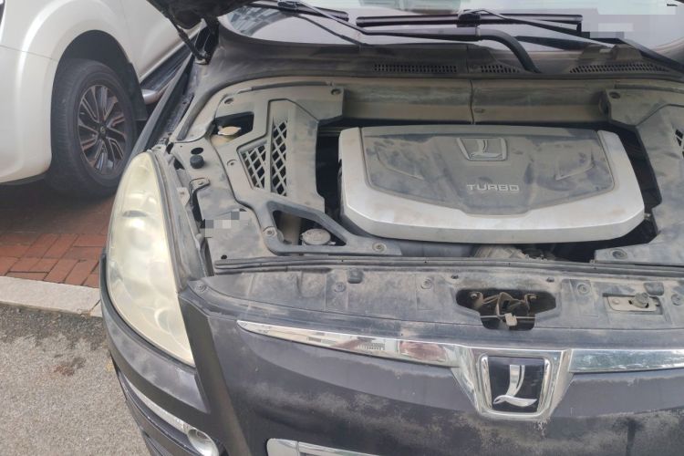Used Luxgen Great 7 SUV 2013 Limited-Edition Sharp Model 2.2T Two-Wheel-Drive Smart Version Engine Bay Right