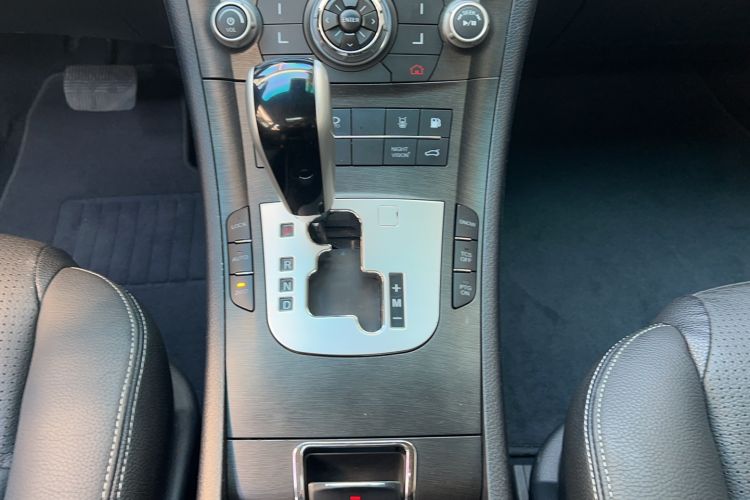 Used Luxgen Great 7 SUV 2013 Limited-Edition Sharp Edition 2.2T All-Wheel-Drive Prestige Model Gear Lever