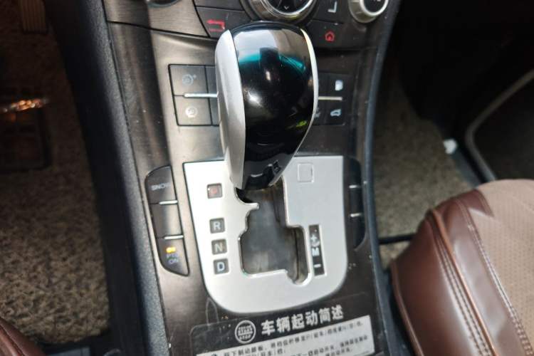 Used Luxgen Great 7 SUV 2013 Limited-Edition Sharp Model 2.2T Two-Wheel-Drive Smart Version Gear Lever