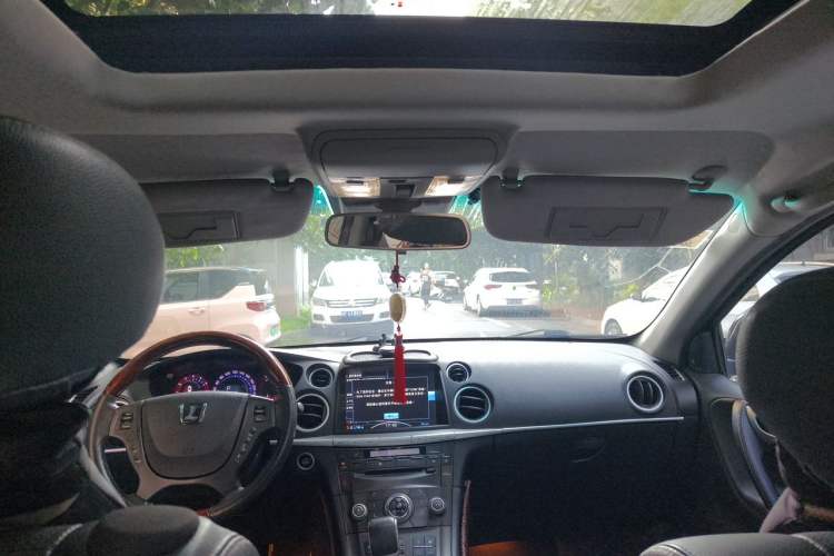 Used Luxgen Great 7 SUV 2013 Limited-Edition Sharp Model 2.2T Two-Wheel-Drive Smart Version Headliner
