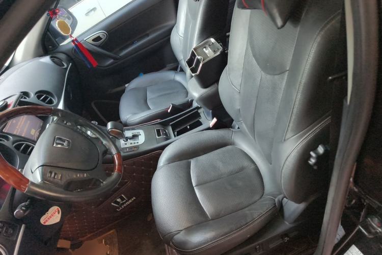 Used Luxgen Great 7 SUV 2013 Limited-Edition Sharp Model 2.2T Two-Wheel-Drive Smart Version Left Front Seat