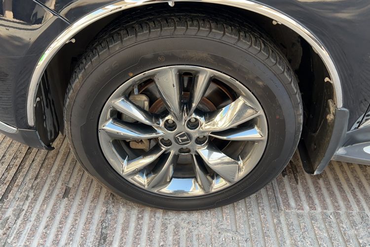 Used Luxgen Great 7 SUV 2013 Limited-Edition Sharp Edition 2.2T All-Wheel-Drive Prestige Model Left Front Wheel Hub