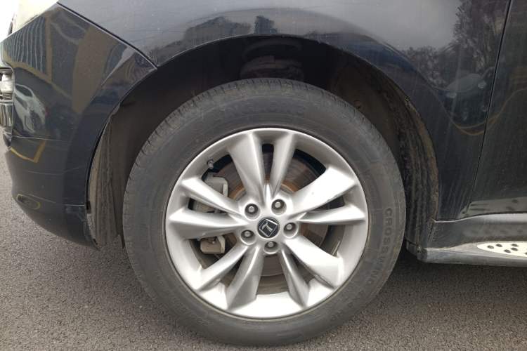 Used Luxgen Great 7 SUV 2013 Limited-Edition Sharp Model 2.2T Two-Wheel-Drive Smart Version Left Front Wheel Hub