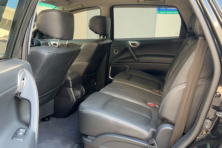 Used Luxgen Great 7 SUV 2013 Limited-Edition Sharp Edition 2.2T All-Wheel-Drive Prestige Model Left Rear Seat