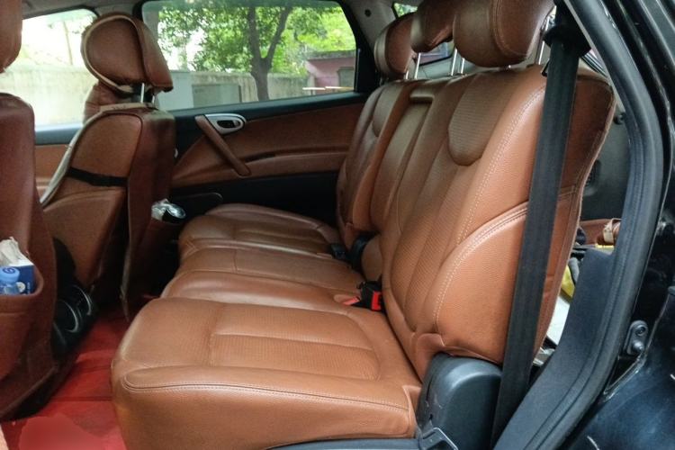 Used Luxgen Great 7 SUV 2013 Limited-Edition Sharp Model 2.2T Two-Wheel-Drive Smart Version Left Rear Seat