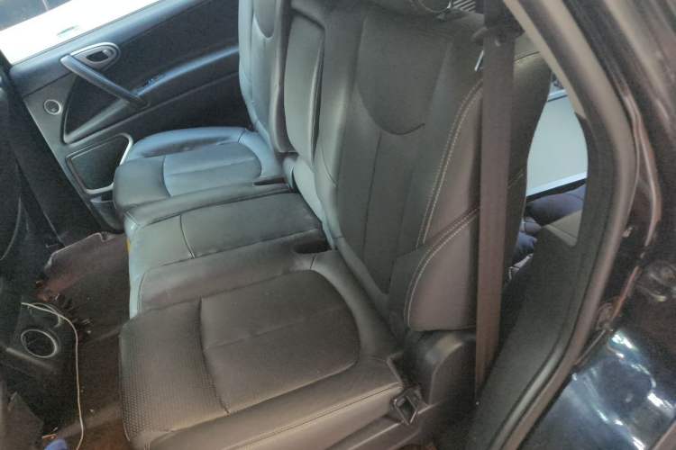 Used Luxgen Great 7 SUV 2013 Limited-Edition Sharp Model 2.2T Two-Wheel-Drive Smart Version Left Rear Seat