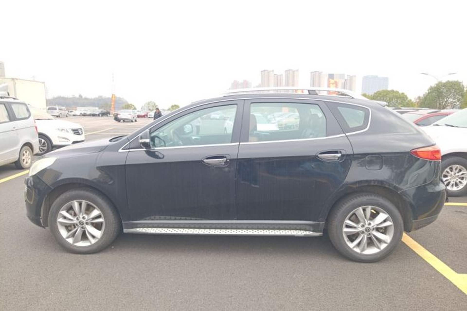 Used Luxgen Great 7 SUV 2013 Limited-Edition Sharp Model 2.2T Two-Wheel-Drive Smart Version Left Side