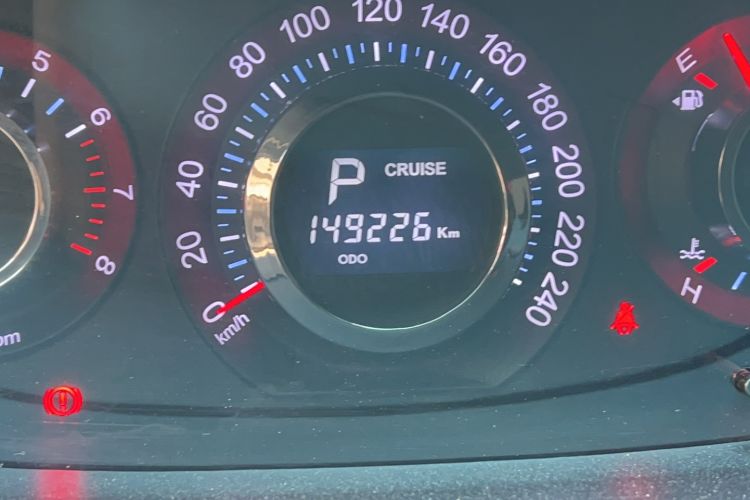 Used Luxgen Great 7 SUV 2013 Limited-Edition Sharp Edition 2.2T All-Wheel-Drive Prestige Model Odometer Close Up