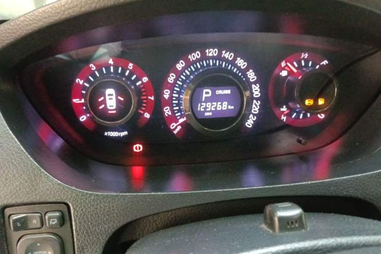 Used Luxgen Great 7 SUV 2013 Limited-Edition Sharp Model 2.2T Two-Wheel-Drive Smart Version Odometer Close Up
