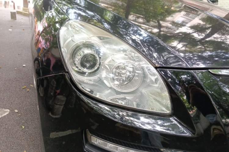 Used Luxgen Great 7 SUV 2013 Limited-Edition Sharp Model 2.2T Two-Wheel-Drive Smart Version Right Front Headlight