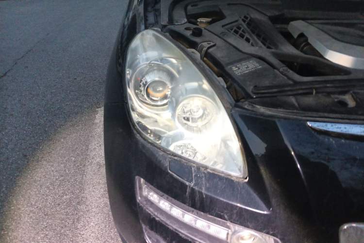 Used Luxgen Great 7 SUV 2013 Limited-Edition Sharp Edition 2.2T All-Wheel-Drive Prestige Model Right Front Headlight