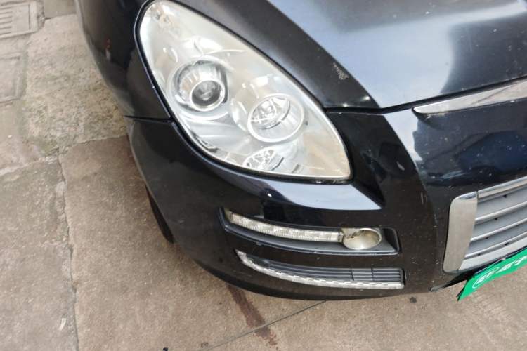 Used Luxgen Great 7 SUV 2013 Limited-Edition Sharp Model 2.2T Two-Wheel-Drive Smart Version Right Front Headlight