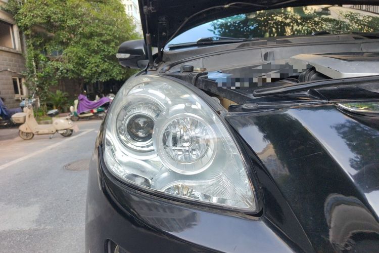Used Luxgen Great 7 SUV 2013 Limited-Edition Sharp Model 2.2T Two-Wheel-Drive Smart Version Right Front Headlight