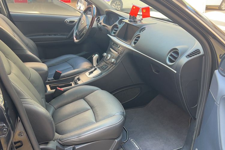Used Luxgen Great 7 SUV 2013 Limited-Edition Sharp Edition 2.2T All-Wheel-Drive Prestige Model Right Front Seat