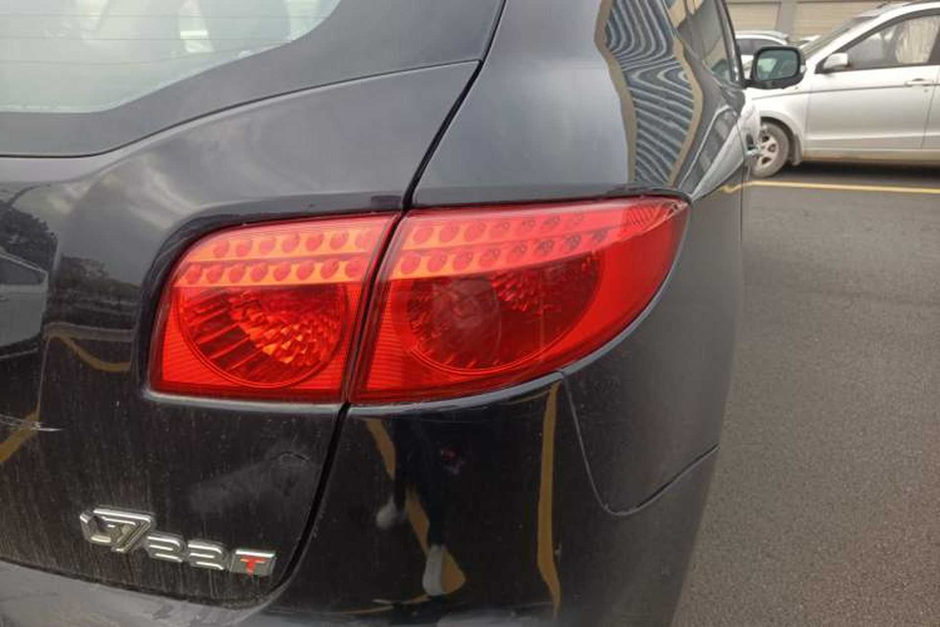 Used Luxgen Great 7 SUV 2013 Limited-Edition Sharp Model 2.2T Two-Wheel-Drive Smart Version Right Rear Taillight
