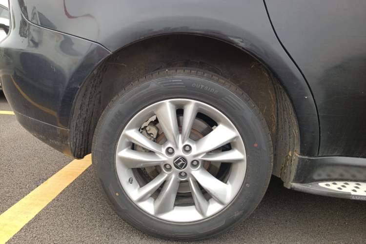 Used Luxgen Great 7 SUV 2013 Limited-Edition Sharp Model 2.2T Two-Wheel-Drive Smart Version Right Rear Wheel Hub