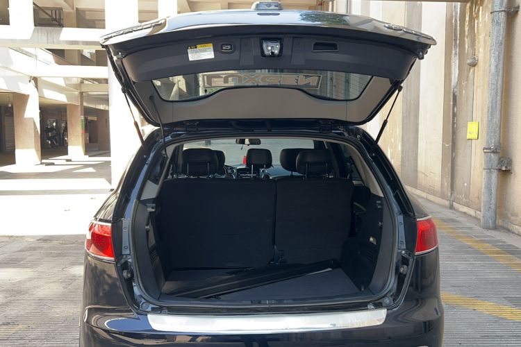 Used Luxgen Great 7 SUV 2013 Limited-Edition Sharp Edition 2.2T All-Wheel-Drive Prestige Model Trunk