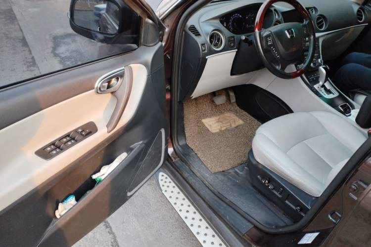 Used Luxgen Great 7 SUV 2013 Limited-Edition Sharp Edition 2.2T All-Wheel-Drive Prestige Model Driver Seat