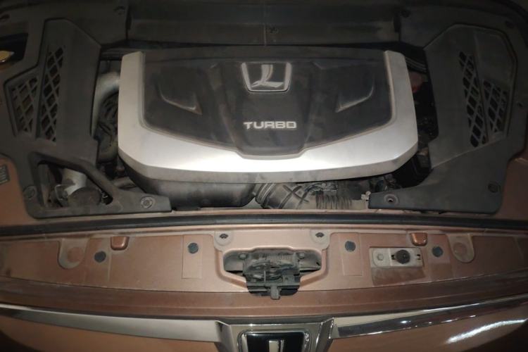 Used Luxgen Great 7 SUV 2013 Limited-Edition Sharp Model 2.2T Two-Wheel-Drive Smart Version Engine Bay
