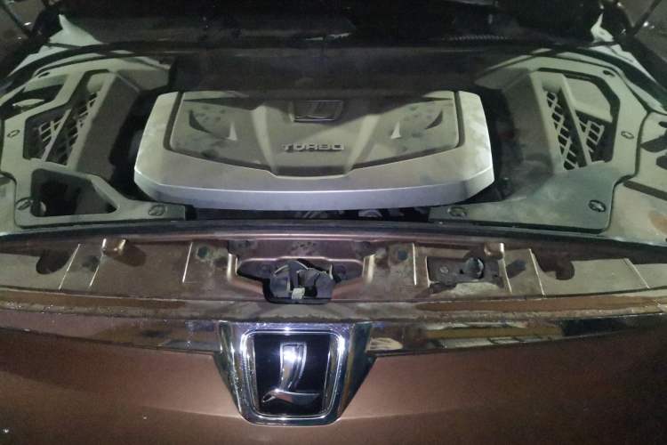 Used Luxgen Great 7 SUV 2013 Limited-Edition Sharp Model 2.2T Two-Wheel-Drive Smart Version Engine Bay