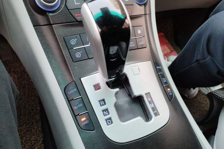 Used Luxgen Great 7 SUV 2013 Limited-Edition Sharp Edition 2.2T All-Wheel-Drive Prestige Model Gear Lever