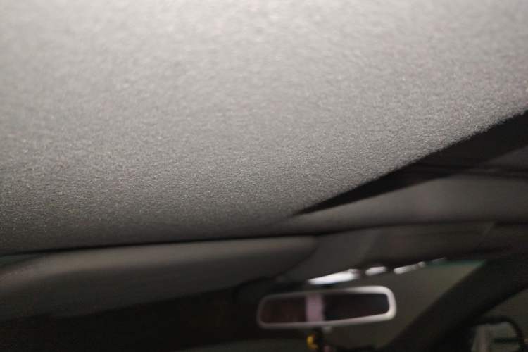 Used Luxgen Great 7 SUV 2013 Limited-Edition Sharp Model 2.2T Two-Wheel-Drive Smart Version Headliner