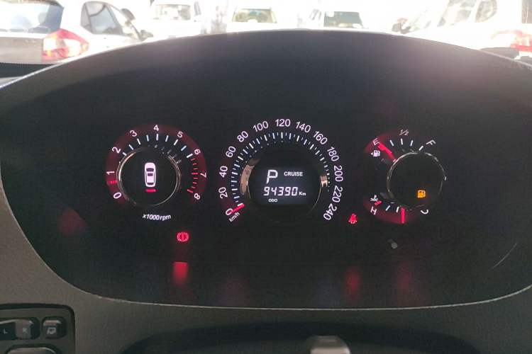 Used Luxgen Great 7 SUV 2013 Limited-Edition Sharp Model 2.2T Two-Wheel-Drive Smart Version Instrument Cluster