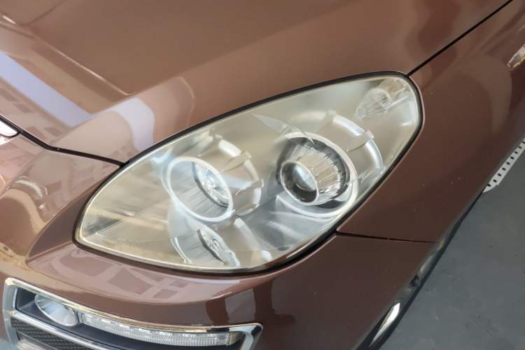 Used Luxgen Great 7 SUV 2013 Limited-Edition Sharp Model 2.2T Two-Wheel-Drive Smart Version Left Front Headlight