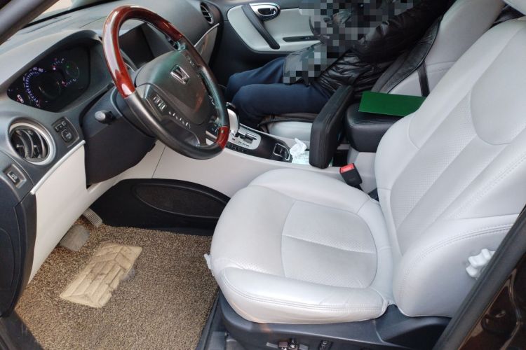Used Luxgen Great 7 SUV 2013 Limited-Edition Sharp Edition 2.2T All-Wheel-Drive Prestige Model Left Front Seat