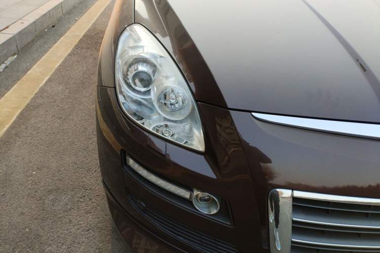 Used Luxgen Great 7 SUV 2013 Limited-Edition Sharp Edition 2.2T All-Wheel-Drive Prestige Model Right Front Headlight