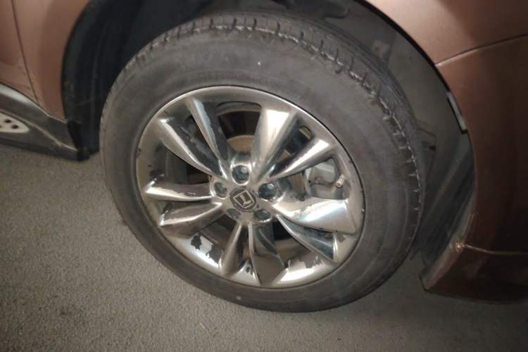 Used Luxgen Great 7 SUV 2013 Limited-Edition Sharp Model 2.2T Two-Wheel-Drive Smart Version Right Front Wheel Hub