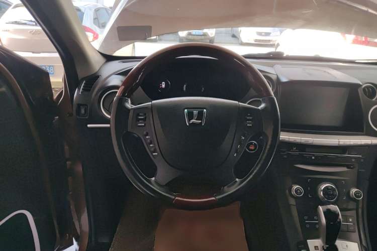 Used Luxgen Great 7 SUV 2013 Limited-Edition Sharp Model 2.2T Two-Wheel-Drive Smart Version Steering Wheel