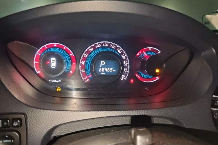 Used Luxgen Great 7 SUV 2013 Sharp Edition Limited 2.2T Four-Wheel Drive Flagship Version Instrument Cluster