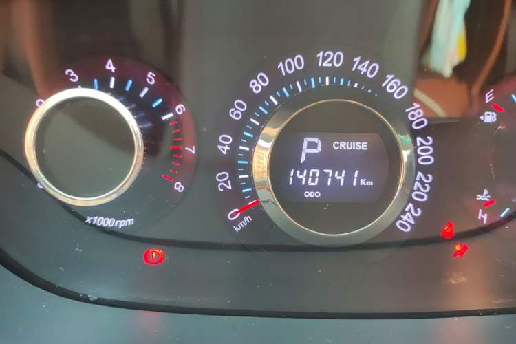 Used Luxgen Great 7 SUV 2013 Limited-Edition Sharp Model 2.2T Two-Wheel-Drive Smart Version Odometer Close Up