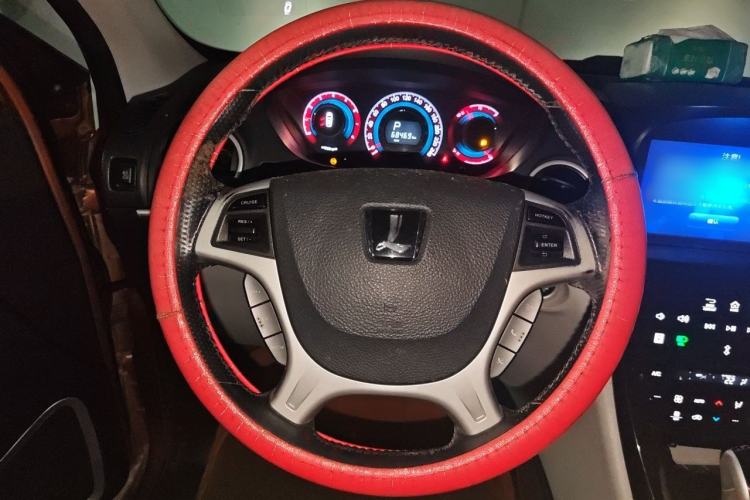 Used Luxgen Great 7 SUV 2013 Sharp Edition Limited 2.2T Four-Wheel Drive Flagship Version Steering Wheel