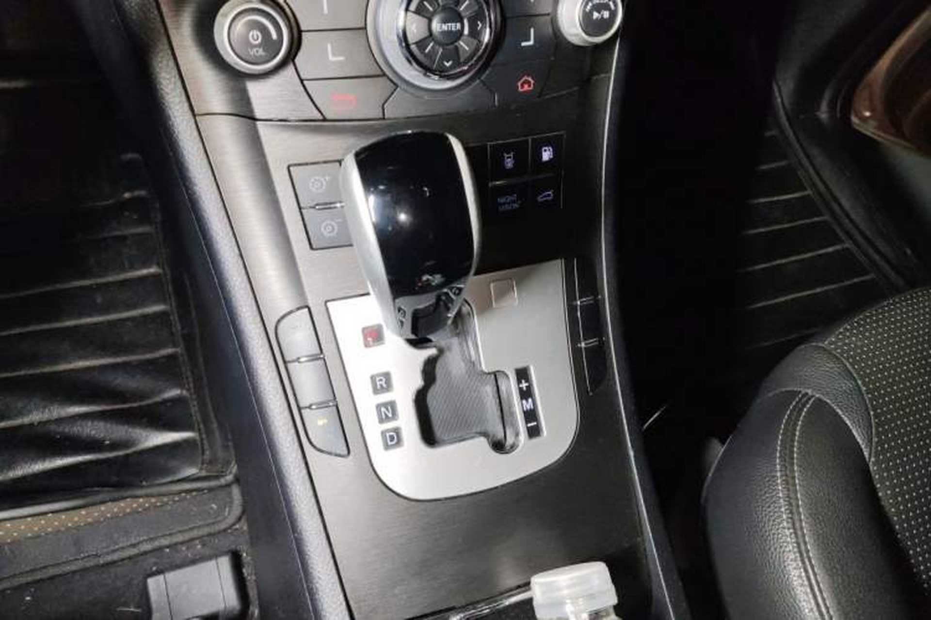 Used Luxgen Great 7 SUV 2013 Limited-Edition Sharp Model 2.2T Two-Wheel-Drive Smart Version Gear Lever