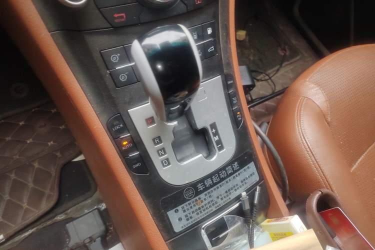 Used Luxgen Great 7 SUV 2013 Limited-Edition Sharp Edition 2.2T All-Wheel-Drive Prestige Model Gear Lever
