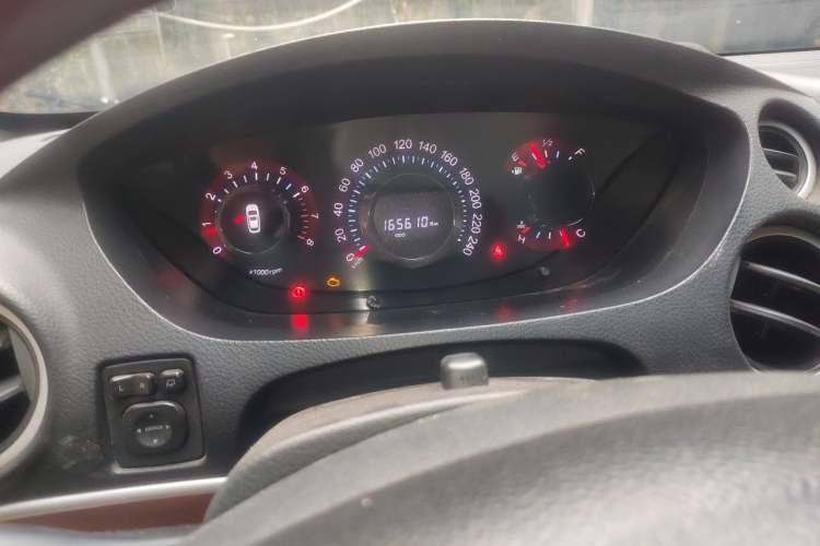 Used Luxgen Great 7 SUV 2013 Limited-Edition Sharp Edition 2.2T All-Wheel-Drive Prestige Model Instrument Cluster