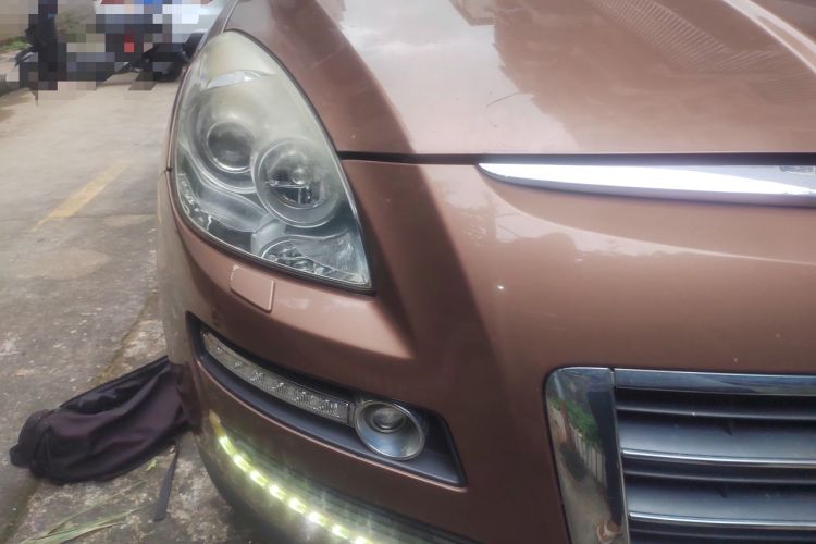 Used Luxgen Great 7 SUV 2013 Limited-Edition Sharp Edition 2.2T All-Wheel-Drive Prestige Model Right Front Headlight