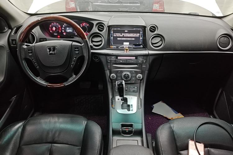Used Luxgen Great 7 SUV 2013 Limited-Edition Sharp Model 2.2T Two-Wheel-Drive Smart Version Center Console