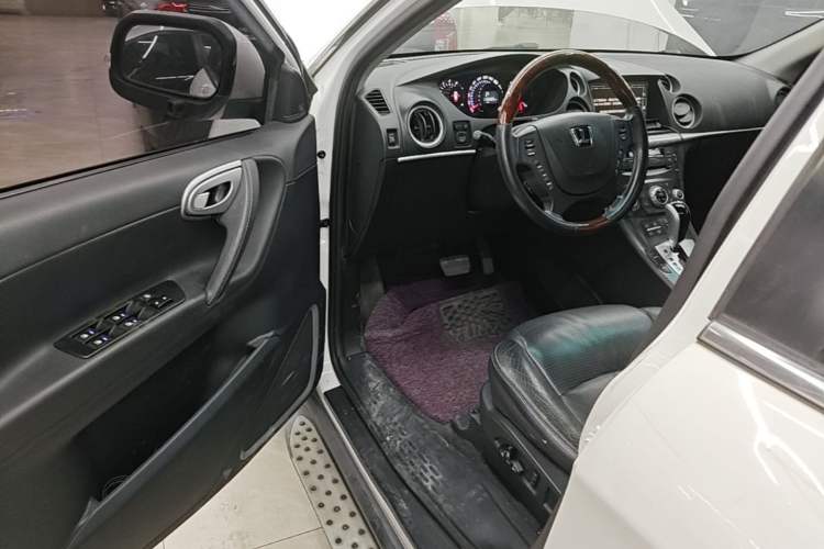 Used Luxgen Great 7 SUV 2013 Limited-Edition Sharp Model 2.2T Two-Wheel-Drive Smart Version Driver Seat