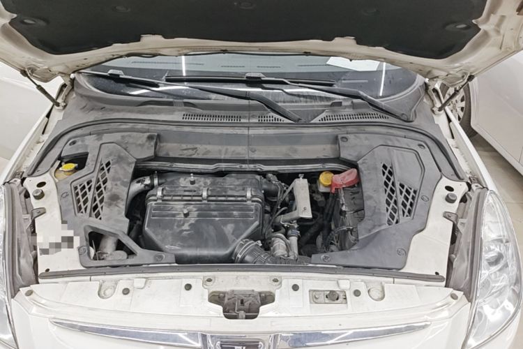 Used Luxgen Great 7 SUV 2013 Limited-Edition Sharp Model 2.2T Two-Wheel-Drive Smart Version Engine Bay