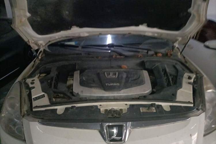 Used Luxgen Great 7 SUV 2013 Limited-Edition Sharp Model 2.2T Two-Wheel-Drive Smart Version Engine Bay