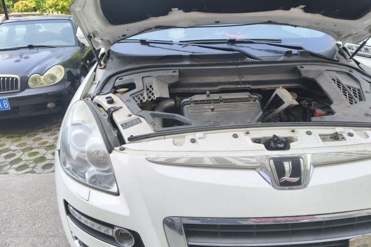 Used Luxgen Great 7 SUV 2013 Limited-Edition Sharp Edition 2.2T All-Wheel-Drive Prestige Model Engine Bay Right